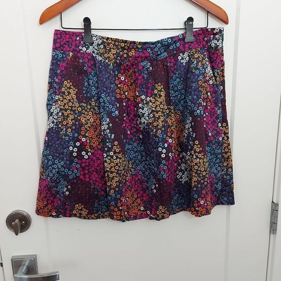TOMMY Hilfiger Flowery Skirt Size 10 - Picture 1 of 5